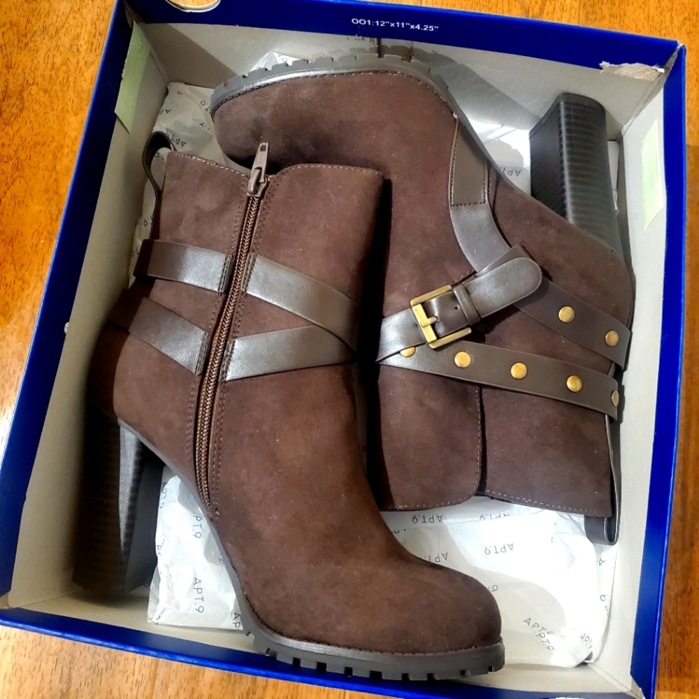 Apt 9 Brown ladies boots